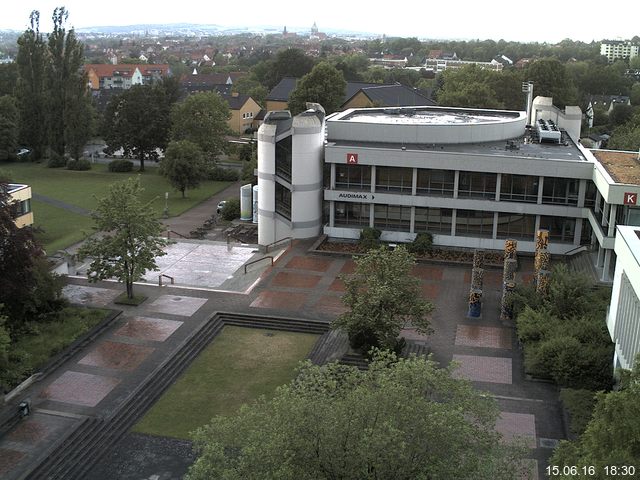 Foto der Webcam: Verwaltungsgeb&auml;ude, Innenhof mit Audimax, H&ouml;rsaal-Geb&auml;ude 1