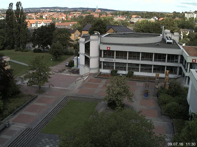 Foto der Webcam: Verwaltungsgeb&auml;ude, Innenhof mit Audimax, H&ouml;rsaal-Geb&auml;ude 1
