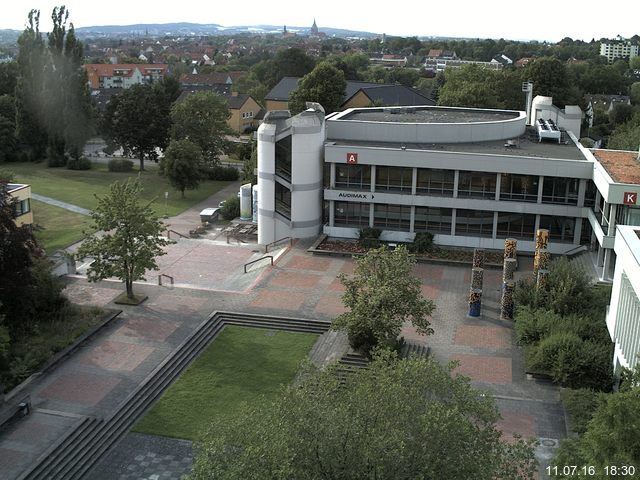 Foto der Webcam: Verwaltungsgeb&auml;ude, Innenhof mit Audimax, H&ouml;rsaal-Geb&auml;ude 1