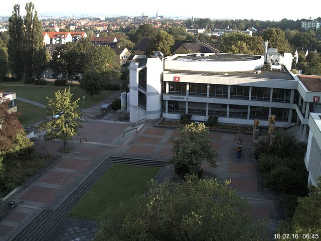Foto der Webcam: Verwaltungsgeb&auml;ude, Innenhof mit Audimax, H&ouml;rsaal-Geb&auml;ude 1