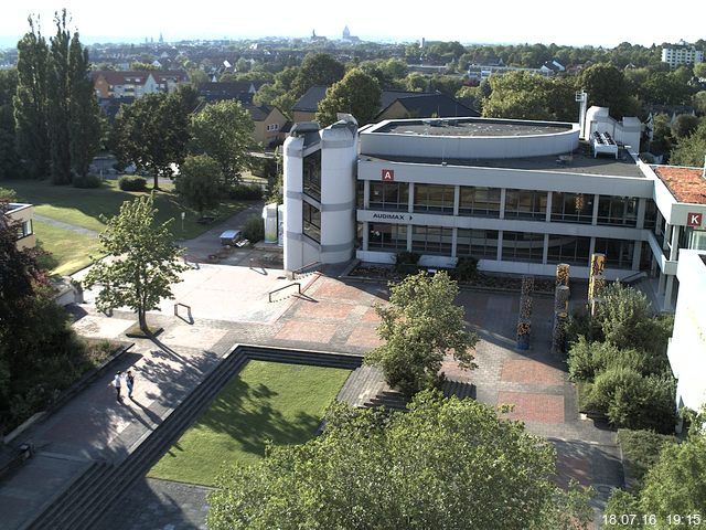 Foto der Webcam: Verwaltungsgeb&auml;ude, Innenhof mit Audimax, H&ouml;rsaal-Geb&auml;ude 1