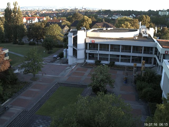 Foto der Webcam: Verwaltungsgeb&auml;ude, Innenhof mit Audimax, H&ouml;rsaal-Geb&auml;ude 1