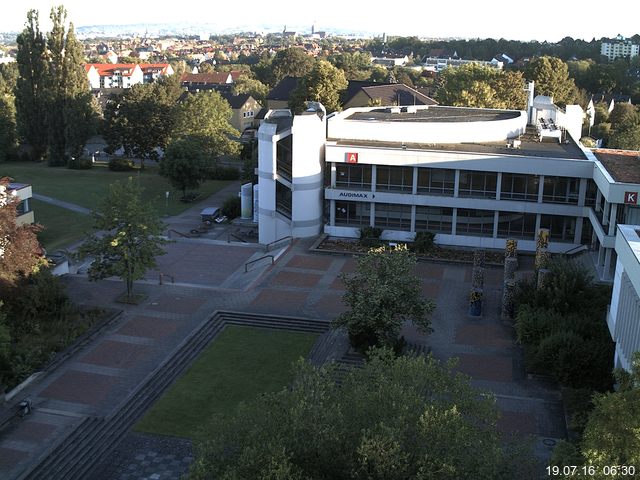 Foto der Webcam: Verwaltungsgeb&auml;ude, Innenhof mit Audimax, H&ouml;rsaal-Geb&auml;ude 1