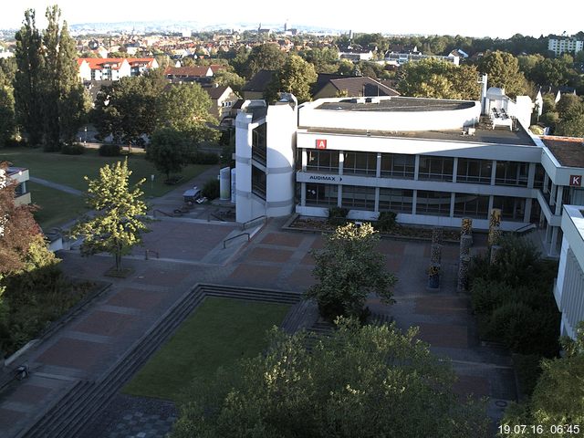 Foto der Webcam: Verwaltungsgeb&auml;ude, Innenhof mit Audimax, H&ouml;rsaal-Geb&auml;ude 1