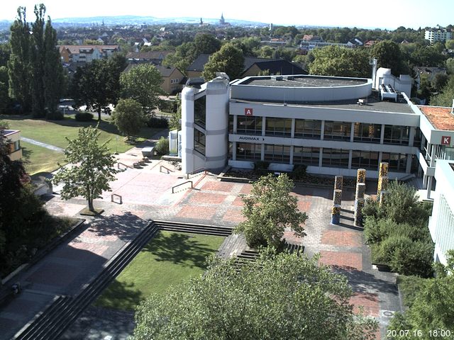 Foto der Webcam: Verwaltungsgeb&auml;ude, Innenhof mit Audimax, H&ouml;rsaal-Geb&auml;ude 1