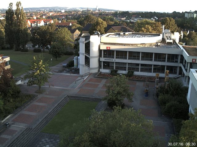 Foto der Webcam: Verwaltungsgeb&auml;ude, Innenhof mit Audimax, H&ouml;rsaal-Geb&auml;ude 1