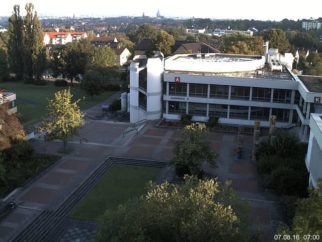 Foto der Webcam: Verwaltungsgeb&auml;ude, Innenhof mit Audimax, H&ouml;rsaal-Geb&auml;ude 1