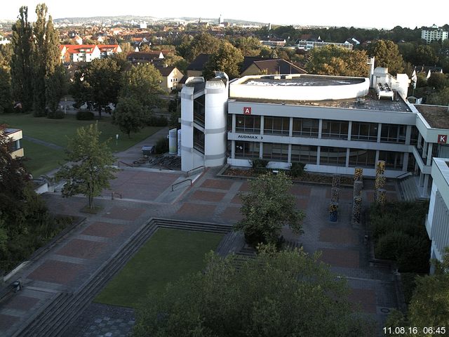 Foto der Webcam: Verwaltungsgeb&auml;ude, Innenhof mit Audimax, H&ouml;rsaal-Geb&auml;ude 1