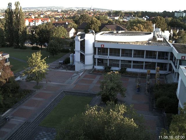 Foto der Webcam: Verwaltungsgeb&auml;ude, Innenhof mit Audimax, H&ouml;rsaal-Geb&auml;ude 1