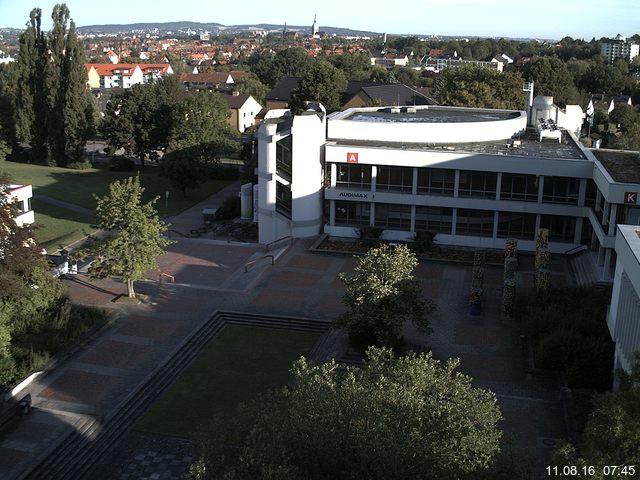 Foto der Webcam: Verwaltungsgeb&auml;ude, Innenhof mit Audimax, H&ouml;rsaal-Geb&auml;ude 1