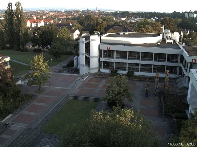 Foto der Webcam: Verwaltungsgeb&auml;ude, Innenhof mit Audimax, H&ouml;rsaal-Geb&auml;ude 1