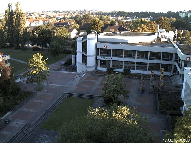 Foto der Webcam: Verwaltungsgeb&auml;ude, Innenhof mit Audimax, H&ouml;rsaal-Geb&auml;ude 1