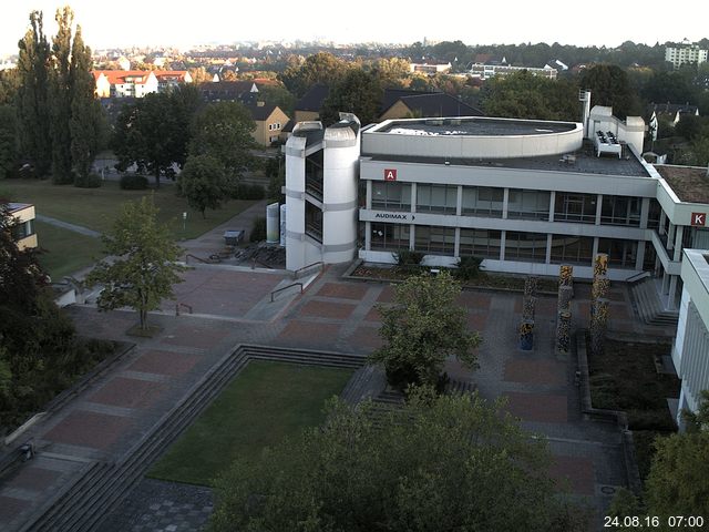 Foto der Webcam: Verwaltungsgeb&auml;ude, Innenhof mit Audimax, H&ouml;rsaal-Geb&auml;ude 1