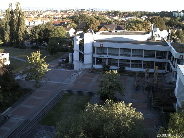 Foto der Webcam: Verwaltungsgeb&auml;ude, Innenhof mit Audimax, H&ouml;rsaal-Geb&auml;ude 1