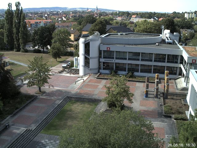 Foto der Webcam: Verwaltungsgeb&auml;ude, Innenhof mit Audimax, H&ouml;rsaal-Geb&auml;ude 1