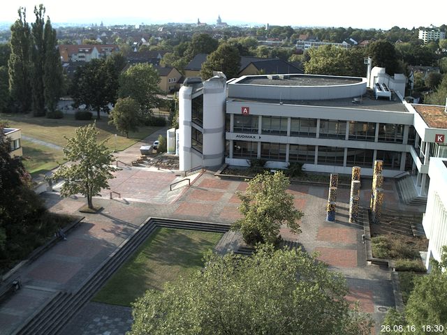 Foto der Webcam: Verwaltungsgeb&auml;ude, Innenhof mit Audimax, H&ouml;rsaal-Geb&auml;ude 1