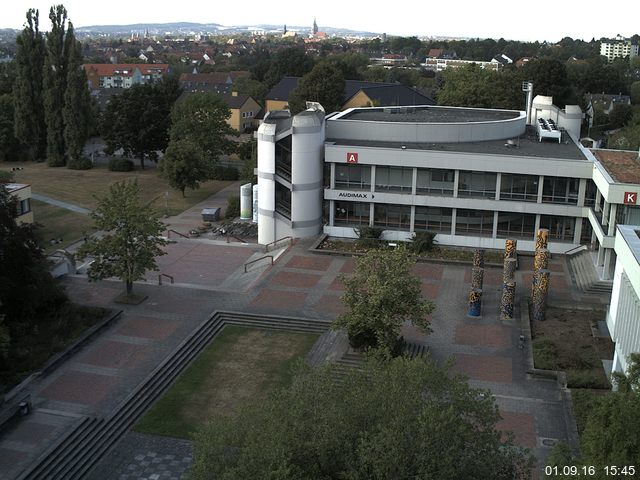 Foto der Webcam: Verwaltungsgeb&auml;ude, Innenhof mit Audimax, H&ouml;rsaal-Geb&auml;ude 1