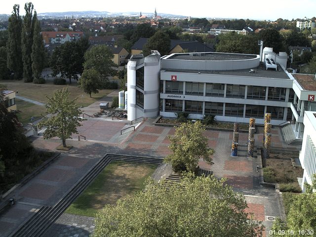 Foto der Webcam: Verwaltungsgeb&auml;ude, Innenhof mit Audimax, H&ouml;rsaal-Geb&auml;ude 1