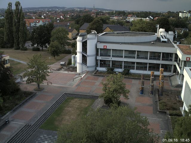 Foto der Webcam: Verwaltungsgeb&auml;ude, Innenhof mit Audimax, H&ouml;rsaal-Geb&auml;ude 1