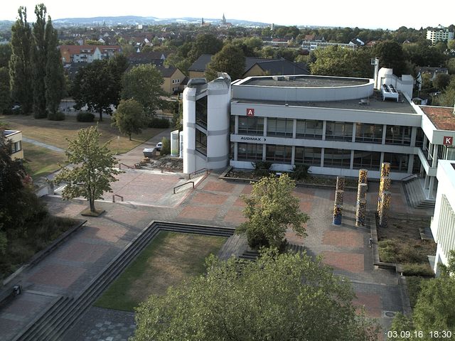 Foto der Webcam: Verwaltungsgeb&auml;ude, Innenhof mit Audimax, H&ouml;rsaal-Geb&auml;ude 1