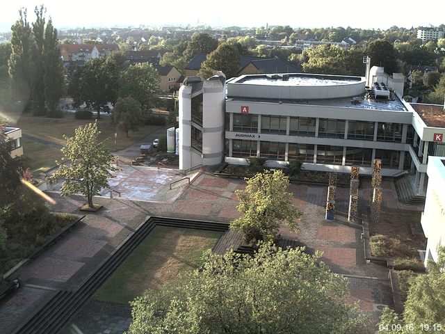 Foto der Webcam: Verwaltungsgeb&auml;ude, Innenhof mit Audimax, H&ouml;rsaal-Geb&auml;ude 1