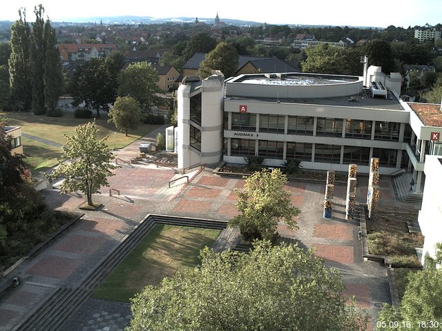 Foto der Webcam: Verwaltungsgeb&auml;ude, Innenhof mit Audimax, H&ouml;rsaal-Geb&auml;ude 1