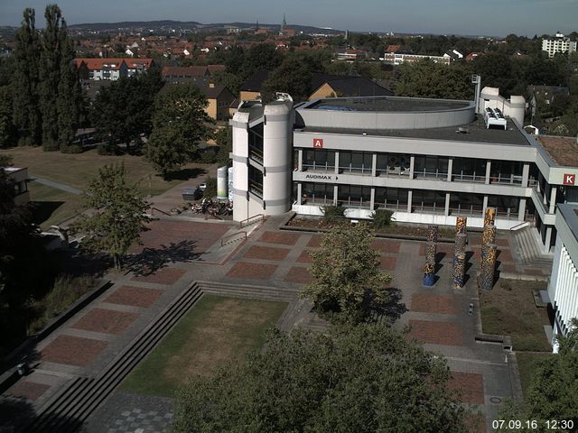 Foto der Webcam: Verwaltungsgeb&auml;ude, Innenhof mit Audimax, H&ouml;rsaal-Geb&auml;ude 1
