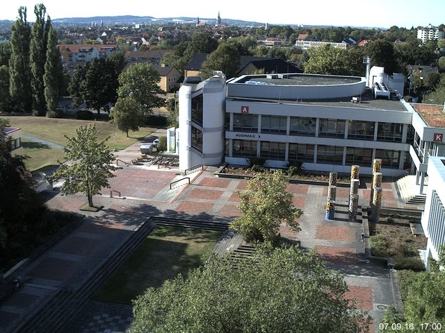 Foto der Webcam: Verwaltungsgeb&auml;ude, Innenhof mit Audimax, H&ouml;rsaal-Geb&auml;ude 1