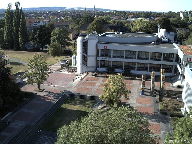 Foto der Webcam: Verwaltungsgeb&auml;ude, Innenhof mit Audimax, H&ouml;rsaal-Geb&auml;ude 1