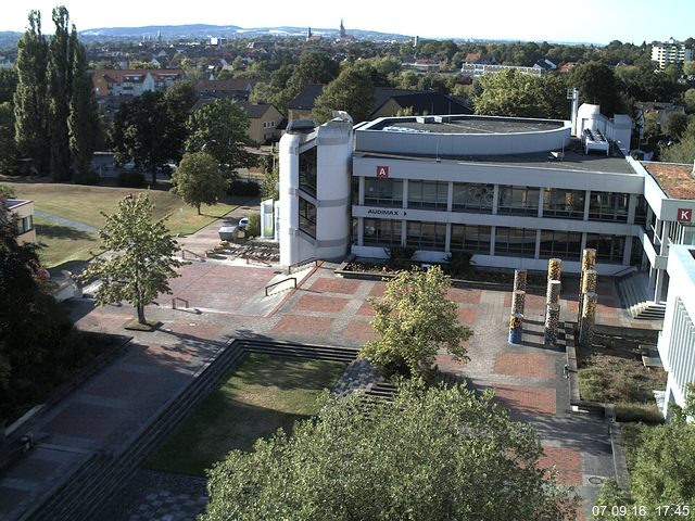 Foto der Webcam: Verwaltungsgeb&auml;ude, Innenhof mit Audimax, H&ouml;rsaal-Geb&auml;ude 1