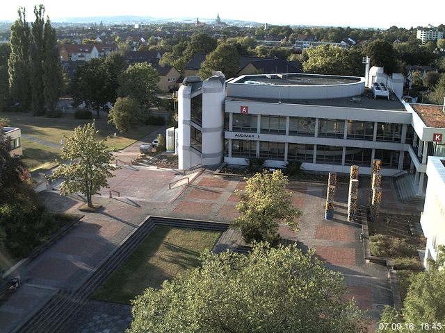 Foto der Webcam: Verwaltungsgeb&auml;ude, Innenhof mit Audimax, H&ouml;rsaal-Geb&auml;ude 1