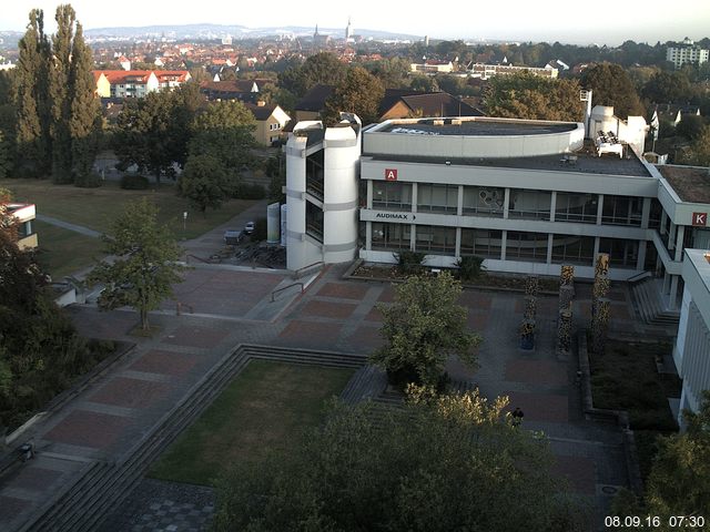 Foto der Webcam: Verwaltungsgeb&auml;ude, Innenhof mit Audimax, H&ouml;rsaal-Geb&auml;ude 1