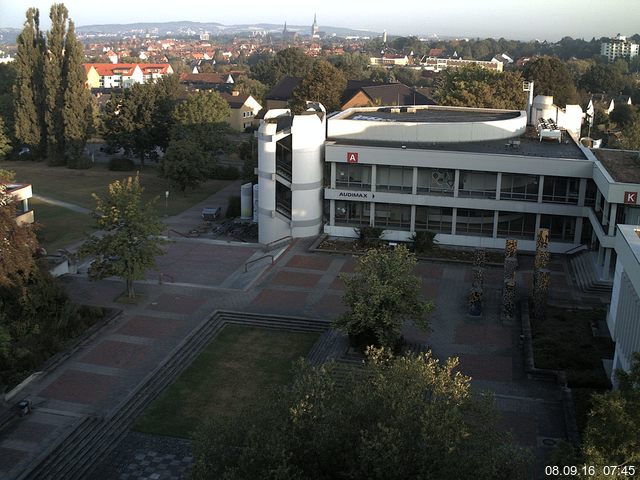 Foto der Webcam: Verwaltungsgeb&auml;ude, Innenhof mit Audimax, H&ouml;rsaal-Geb&auml;ude 1