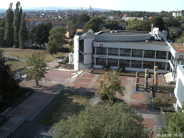 Foto der Webcam: Verwaltungsgeb&auml;ude, Innenhof mit Audimax, H&ouml;rsaal-Geb&auml;ude 1