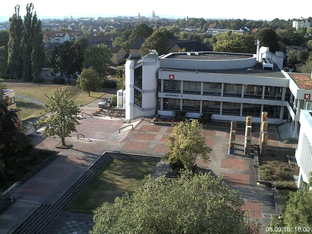 Foto der Webcam: Verwaltungsgeb&auml;ude, Innenhof mit Audimax, H&ouml;rsaal-Geb&auml;ude 1