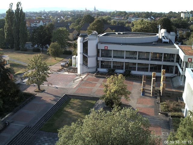 Foto der Webcam: Verwaltungsgeb&auml;ude, Innenhof mit Audimax, H&ouml;rsaal-Geb&auml;ude 1