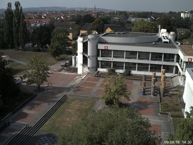 Foto der Webcam: Verwaltungsgeb&auml;ude, Innenhof mit Audimax, H&ouml;rsaal-Geb&auml;ude 1