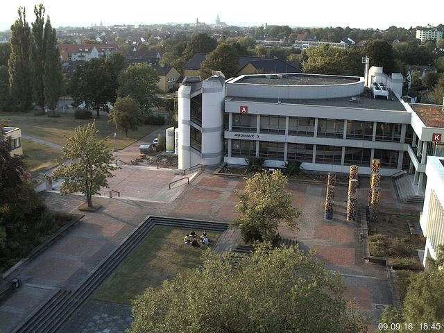 Foto der Webcam: Verwaltungsgeb&auml;ude, Innenhof mit Audimax, H&ouml;rsaal-Geb&auml;ude 1