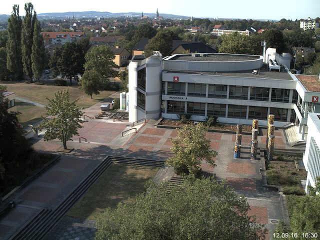 Foto der Webcam: Verwaltungsgeb&auml;ude, Innenhof mit Audimax, H&ouml;rsaal-Geb&auml;ude 1