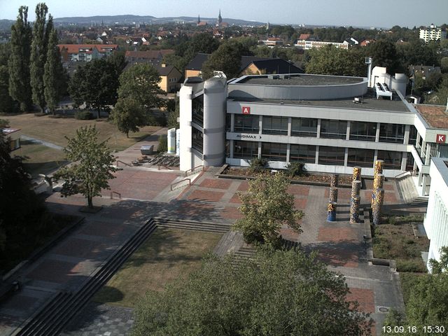 Foto der Webcam: Verwaltungsgeb&auml;ude, Innenhof mit Audimax, H&ouml;rsaal-Geb&auml;ude 1