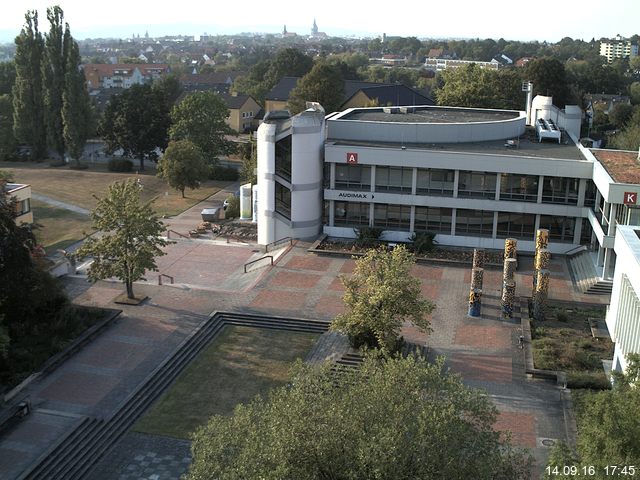 Foto der Webcam: Verwaltungsgeb&auml;ude, Innenhof mit Audimax, H&ouml;rsaal-Geb&auml;ude 1