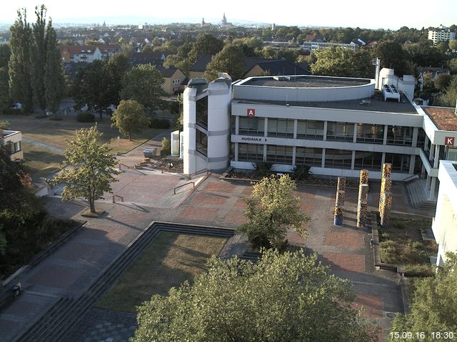 Foto der Webcam: Verwaltungsgeb&auml;ude, Innenhof mit Audimax, H&ouml;rsaal-Geb&auml;ude 1