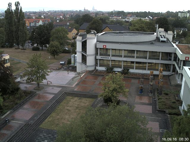 Foto der Webcam: Verwaltungsgeb&auml;ude, Innenhof mit Audimax, H&ouml;rsaal-Geb&auml;ude 1