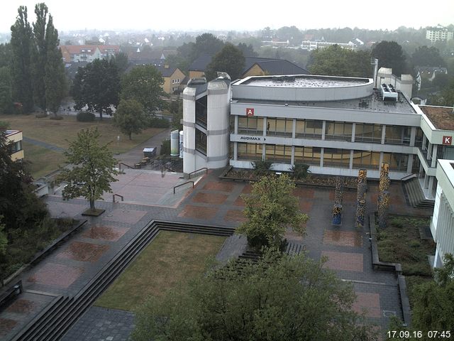 Foto der Webcam: Verwaltungsgeb&auml;ude, Innenhof mit Audimax, H&ouml;rsaal-Geb&auml;ude 1