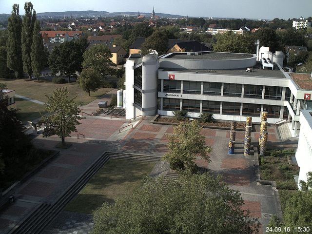 Foto der Webcam: Verwaltungsgeb&auml;ude, Innenhof mit Audimax, H&ouml;rsaal-Geb&auml;ude 1