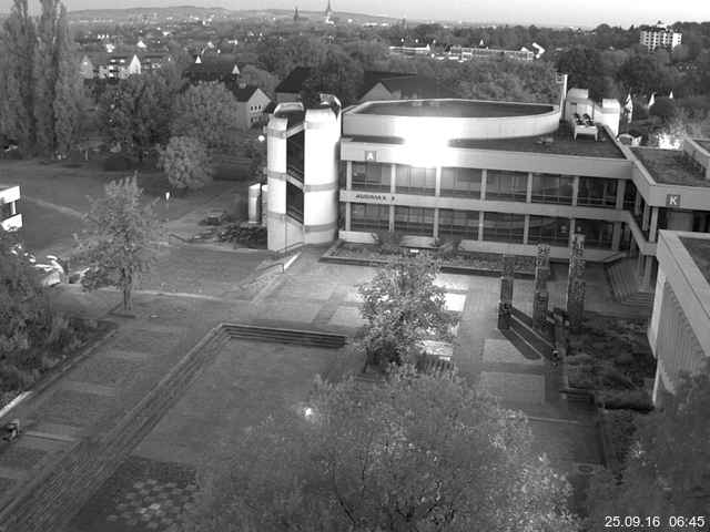 Foto der Webcam: Verwaltungsgeb&auml;ude, Innenhof mit Audimax, H&ouml;rsaal-Geb&auml;ude 1