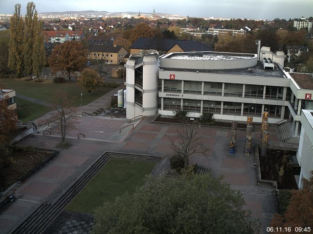 Foto der Webcam: Verwaltungsgeb&auml;ude, Innenhof mit Audimax, H&ouml;rsaal-Geb&auml;ude 1