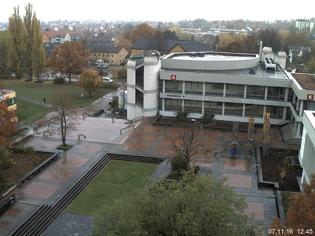 Foto der Webcam: Verwaltungsgeb&auml;ude, Innenhof mit Audimax, H&ouml;rsaal-Geb&auml;ude 1