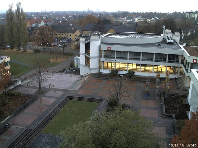 Foto der Webcam: Verwaltungsgeb&auml;ude, Innenhof mit Audimax, H&ouml;rsaal-Geb&auml;ude 1