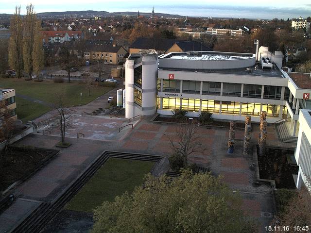 Foto der Webcam: Verwaltungsgeb&auml;ude, Innenhof mit Audimax, H&ouml;rsaal-Geb&auml;ude 1